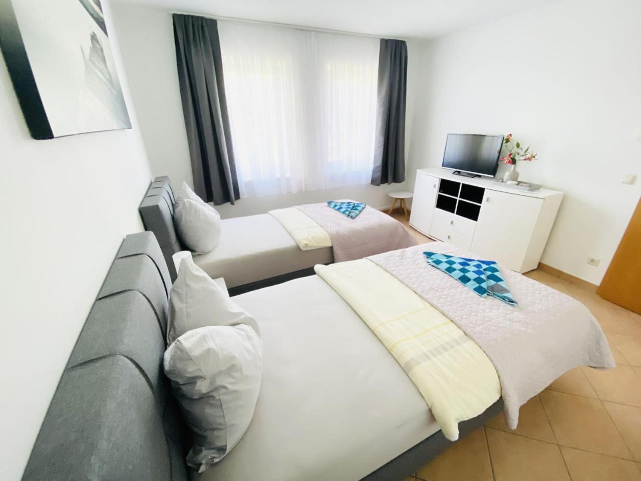 Apartment 5 *